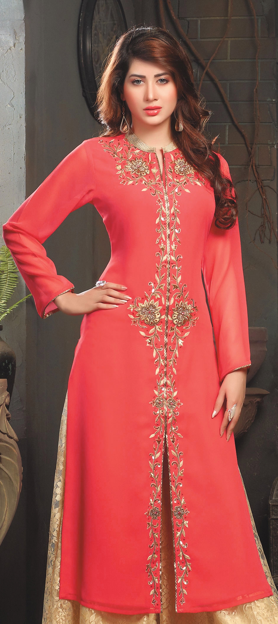 EMBROIDERED INDIAN TUNICS A WESTERN TWIST ON AN INDIAN CLASSIC   448511 